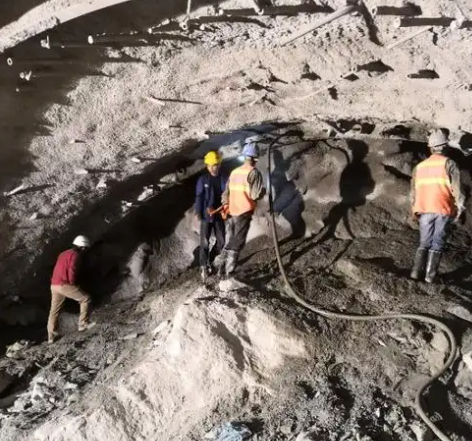 旌阳拱顶带模注浆料的施工流程及注意事项